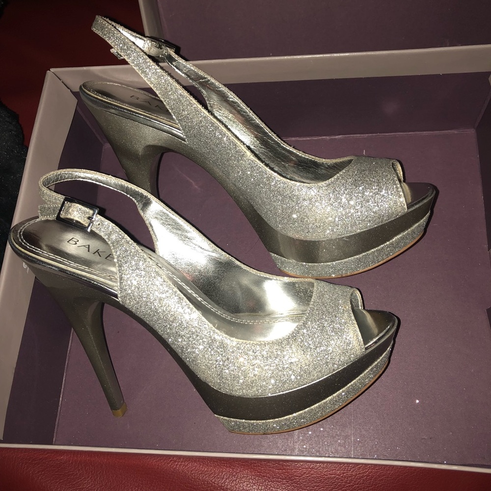 Bakers Sparkly Silver heels - Picture 4 of 8